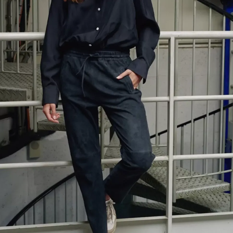 OAKWOOD Pantalons^Gift Bleu Marine - Pantalon Jogpant Cuir Veritable Chevre Velours